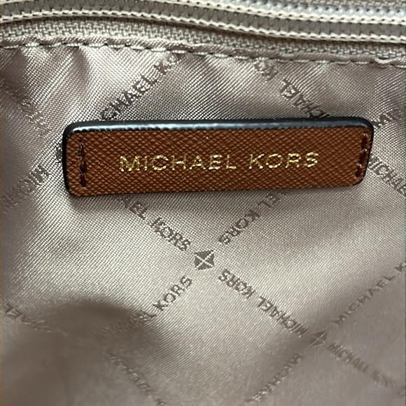 Michael Kors Charlotte Large Saffiano Leather Zip Top Tote - Picture 7 of 9